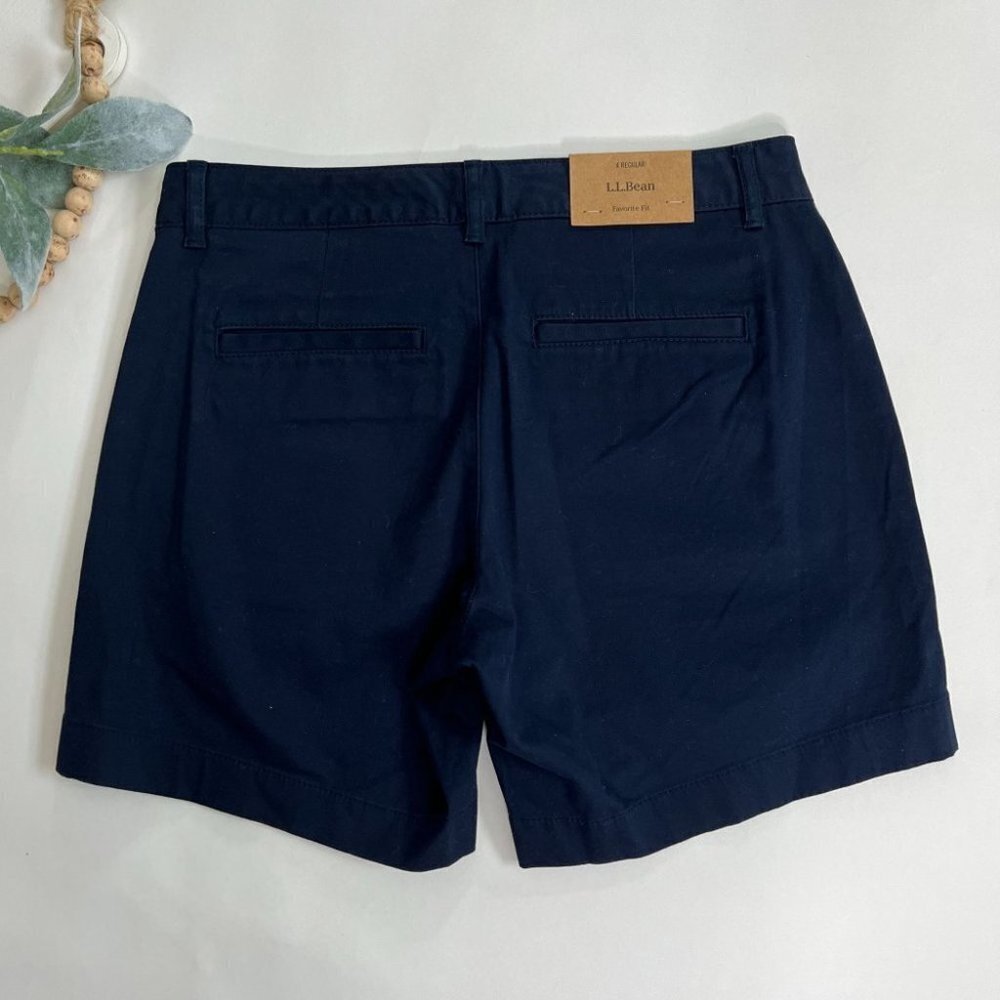 L.L.bean Chino favorite Fit navy blue Short Size 4
